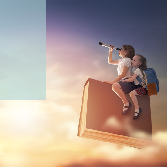 To børn rider på en stor bog mellem skyerne